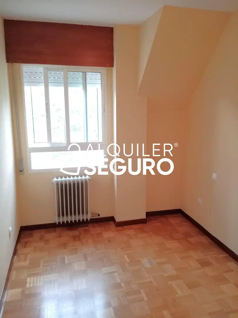 Habitación de Piso de alquiler en Valladolid con Calefacción, Trastero y Piscina