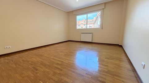 Foto 4 de Apartament en venda a 3 de Abril, Lardero, La Rioja
