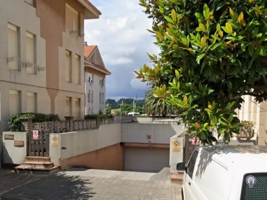 Parkplatz von Garage zum Verkauf in Ribamontán al Mar