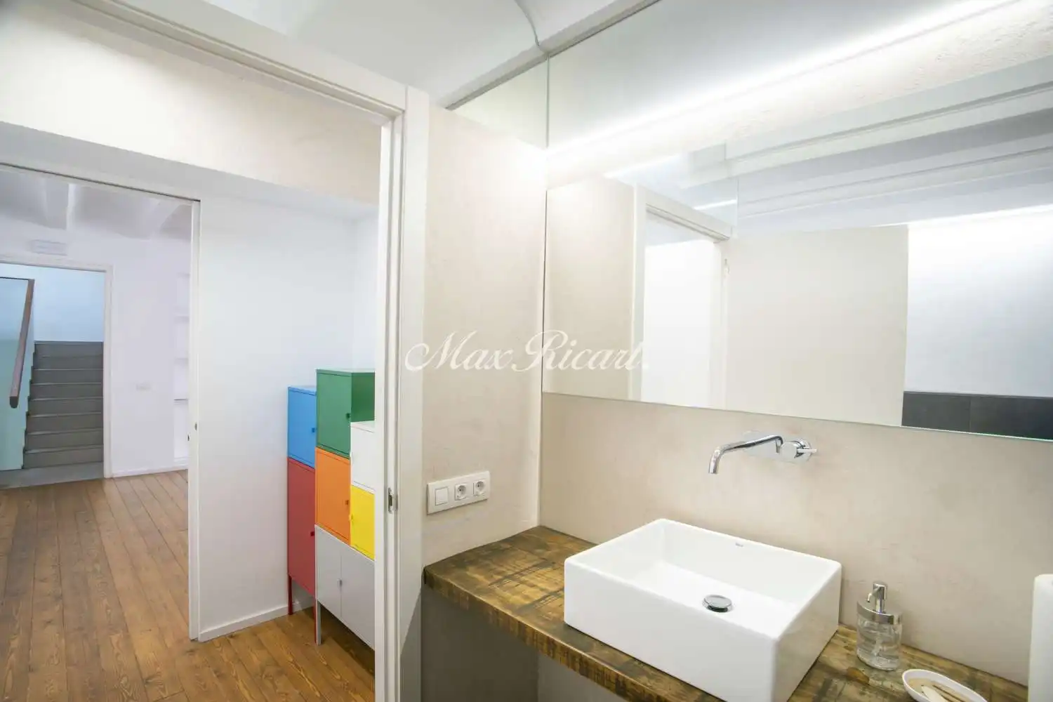 Badezimmer von Büro zur Miete in Barcelona mit Klimaanlage, Heizung und Terrasse