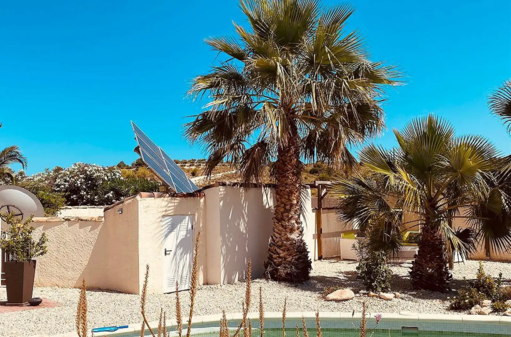 Vista exterior de Casa o xalet en venda en Orihuela amb Aire condicionat, Terrassa i Alarma