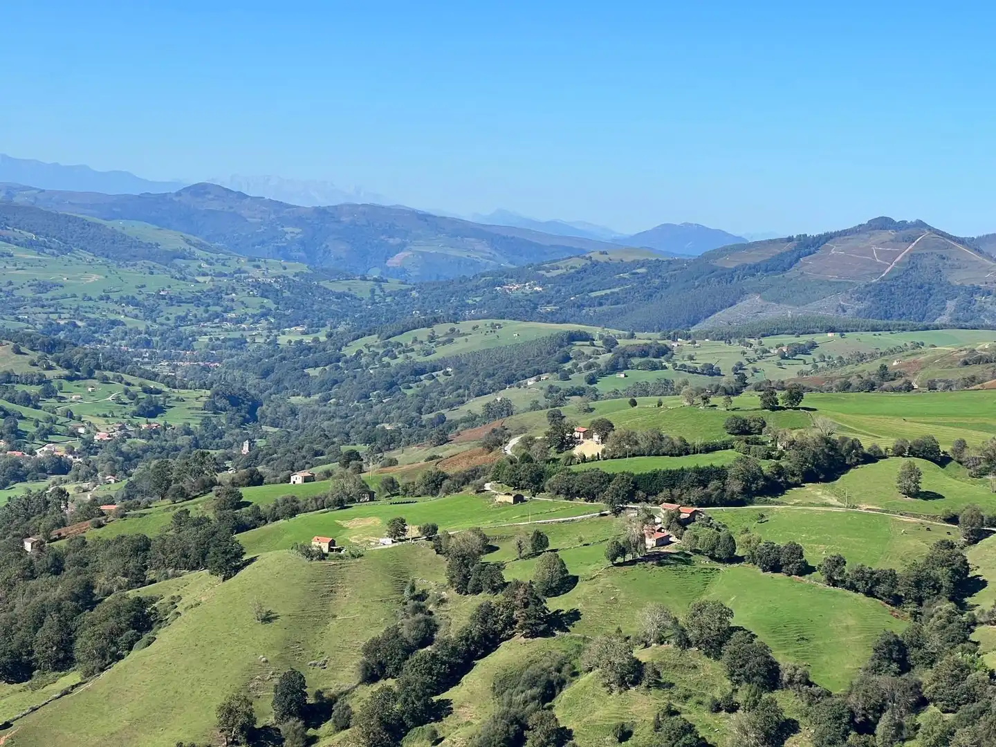 Vista exterior de Casa o chalet en venta en Saro con Jardín privado