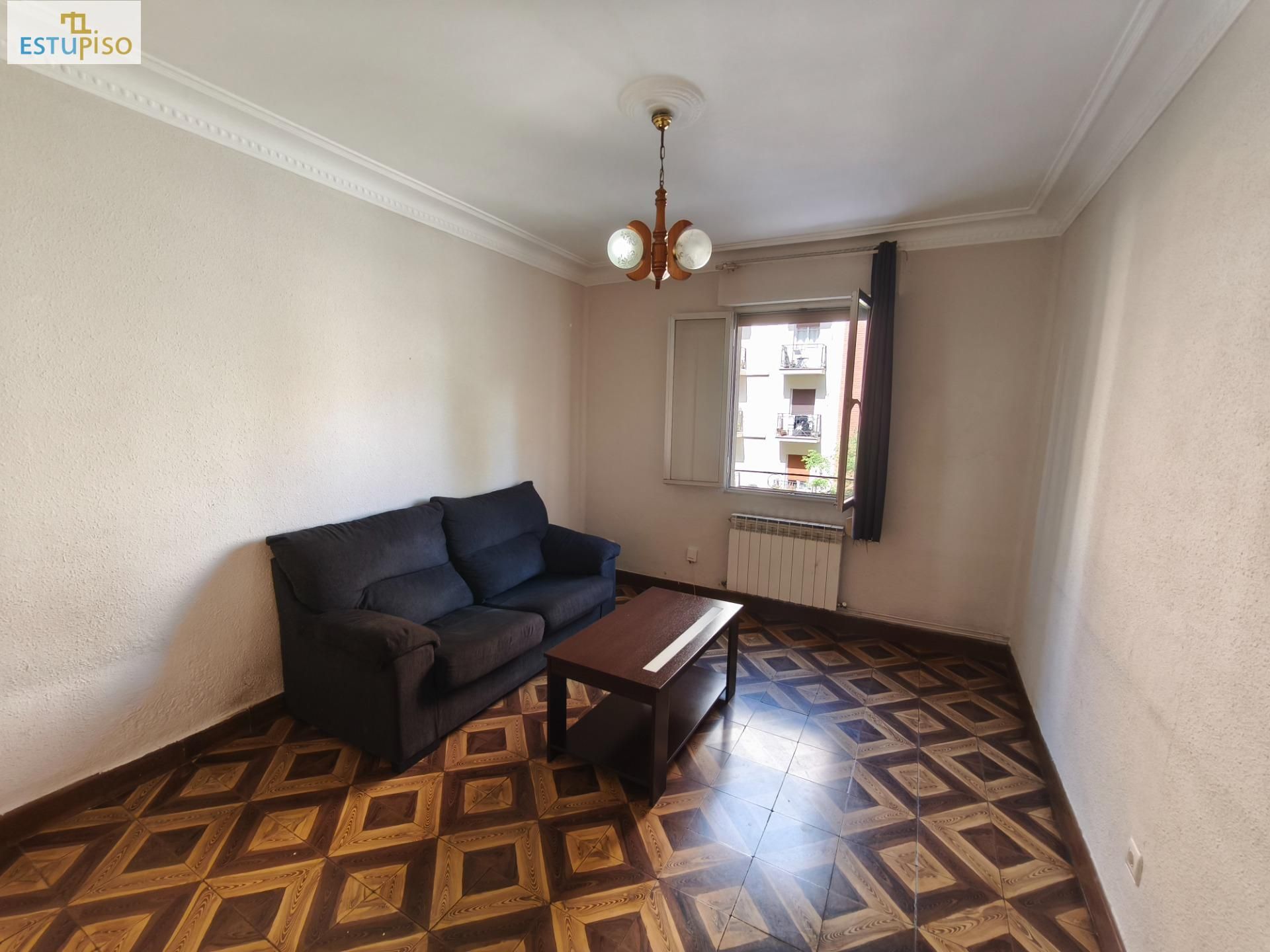 Sala d'estar de Pis en venda en Vitoria - Gasteiz amb Calefacció i Traster