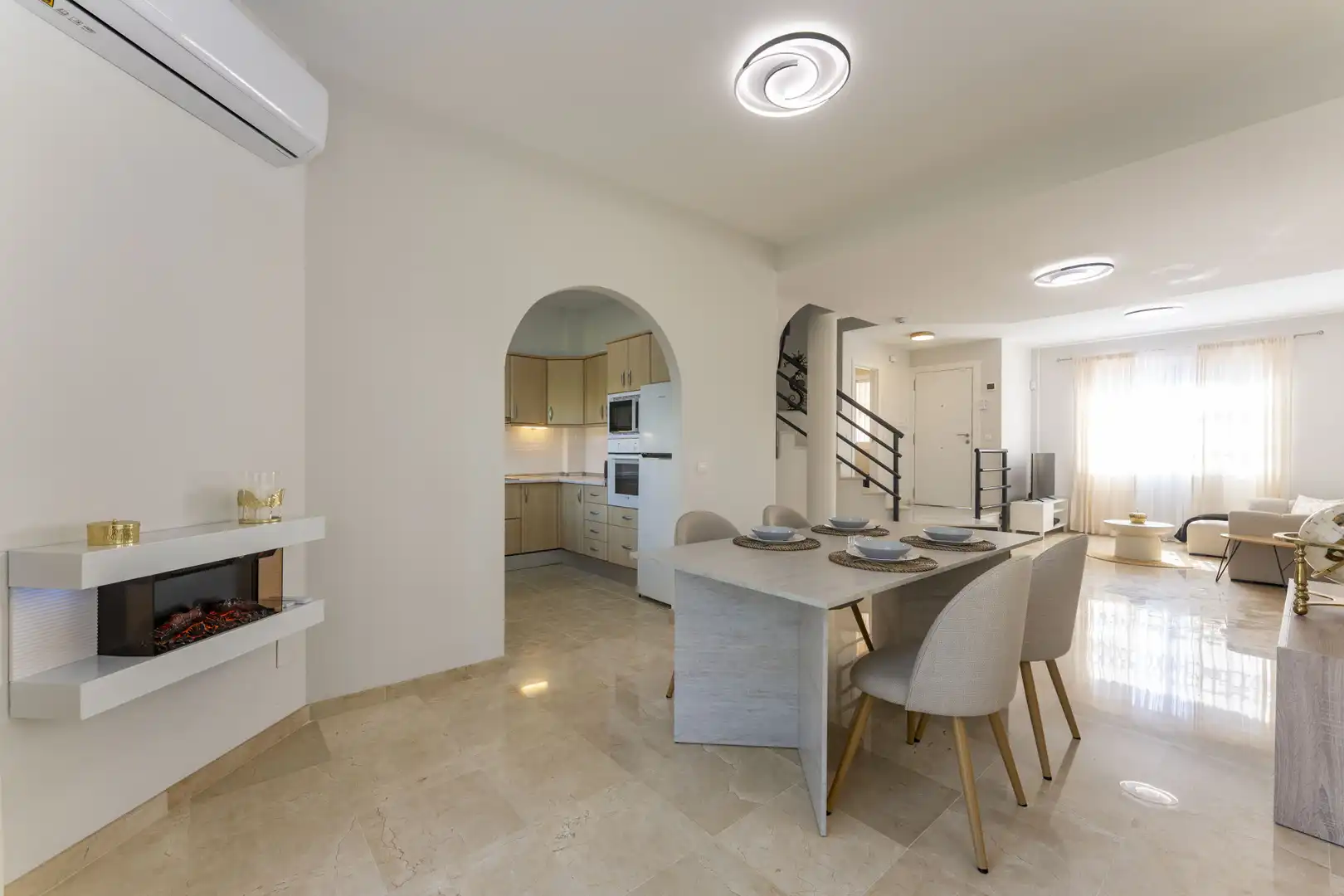 Reihenhaus mit Terrasse zum Verkauf in Elviria - Cabopino, imagen 9