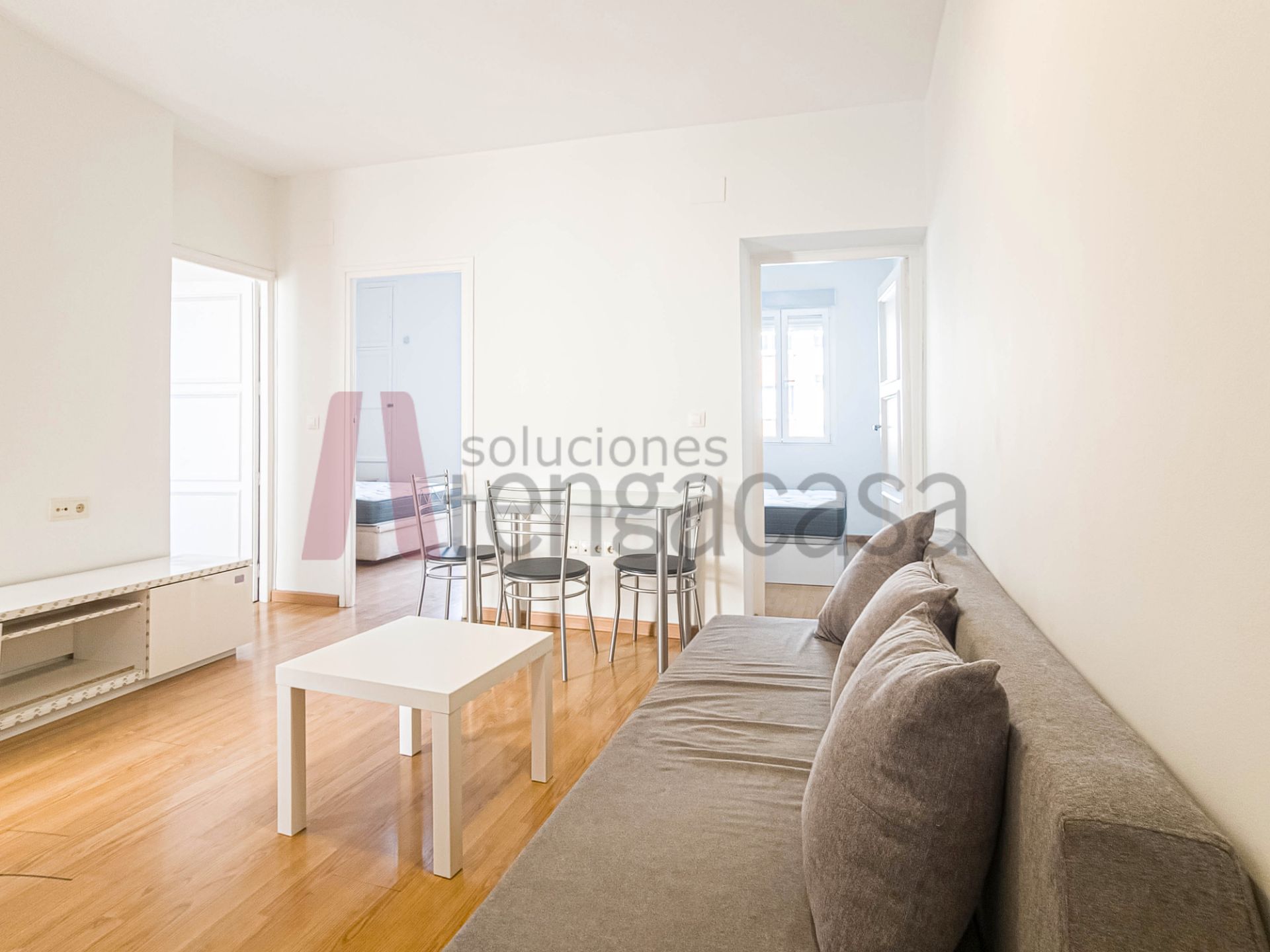 Living room of Flat to rent in  Madrid Capital  with Heating, Parquet flooring and Terrace