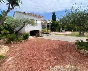 Vista exterior de Casa o xalet en venda en El Vendrell amb Jardí privat i Terrassa