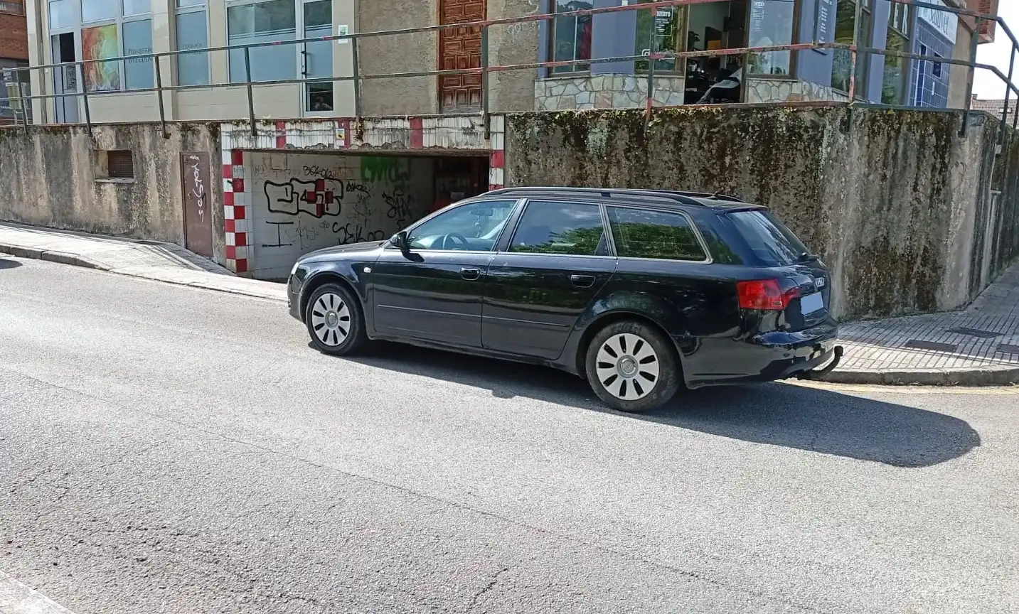 Parking de Piso en venta en Gijón  con Calefacción, Parquet y Terraza