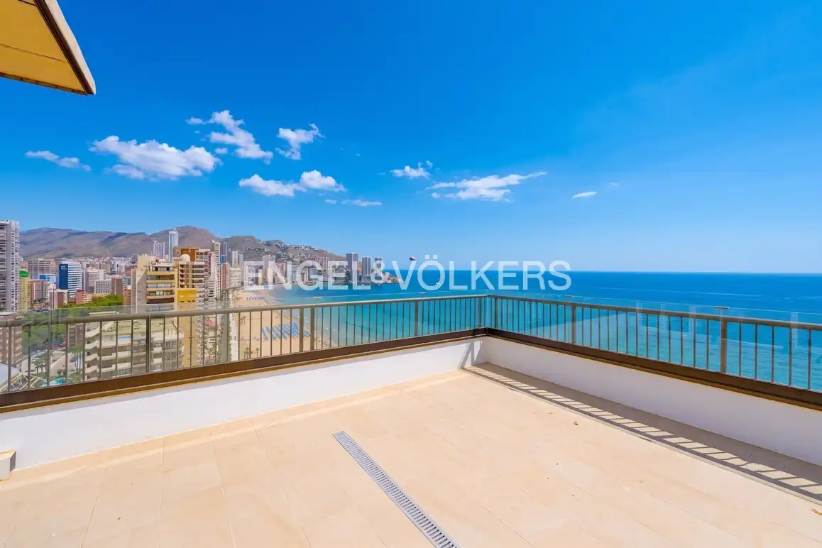 Terrasse von Dachboden zum Verkauf in Benidorm mit Klimaanlage und Terrasse