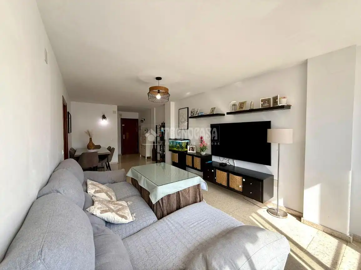 Living room of Flat for sale in Benalmádena  with Air Conditioner, Terrace and Furnished
