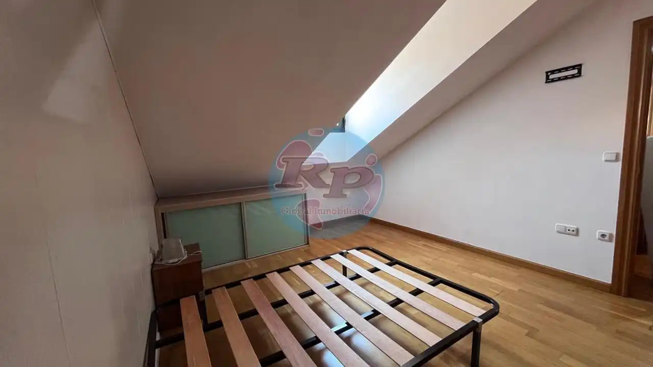Schlafzimmer von Wohnung zum Verkauf in Astorga mit Klimaanlage, Heizung und Parkett