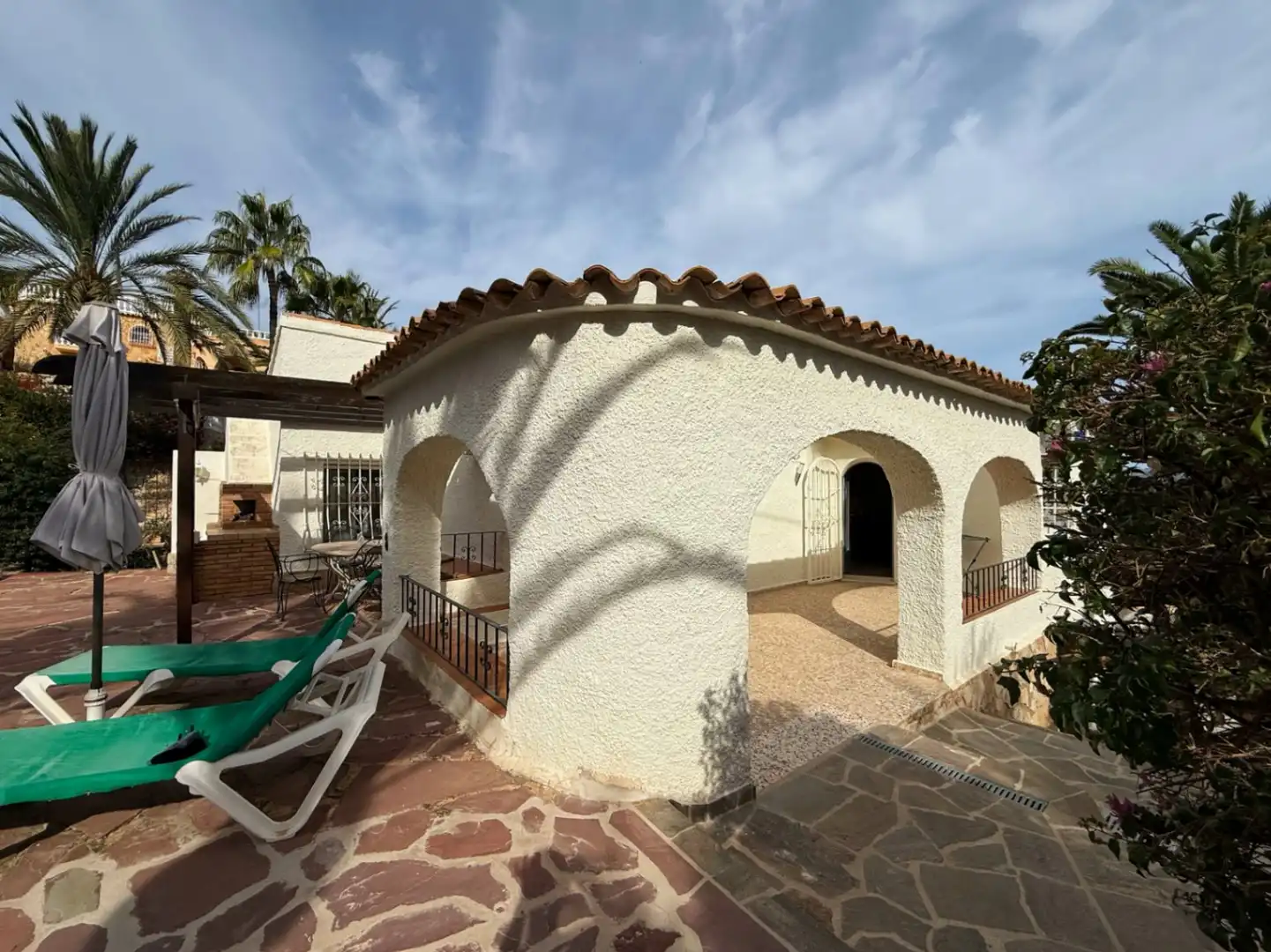 Vista exterior de Casa o xalet en venda en Calpe / Calp amb Aire condicionat, Calefacció i Jardí privat