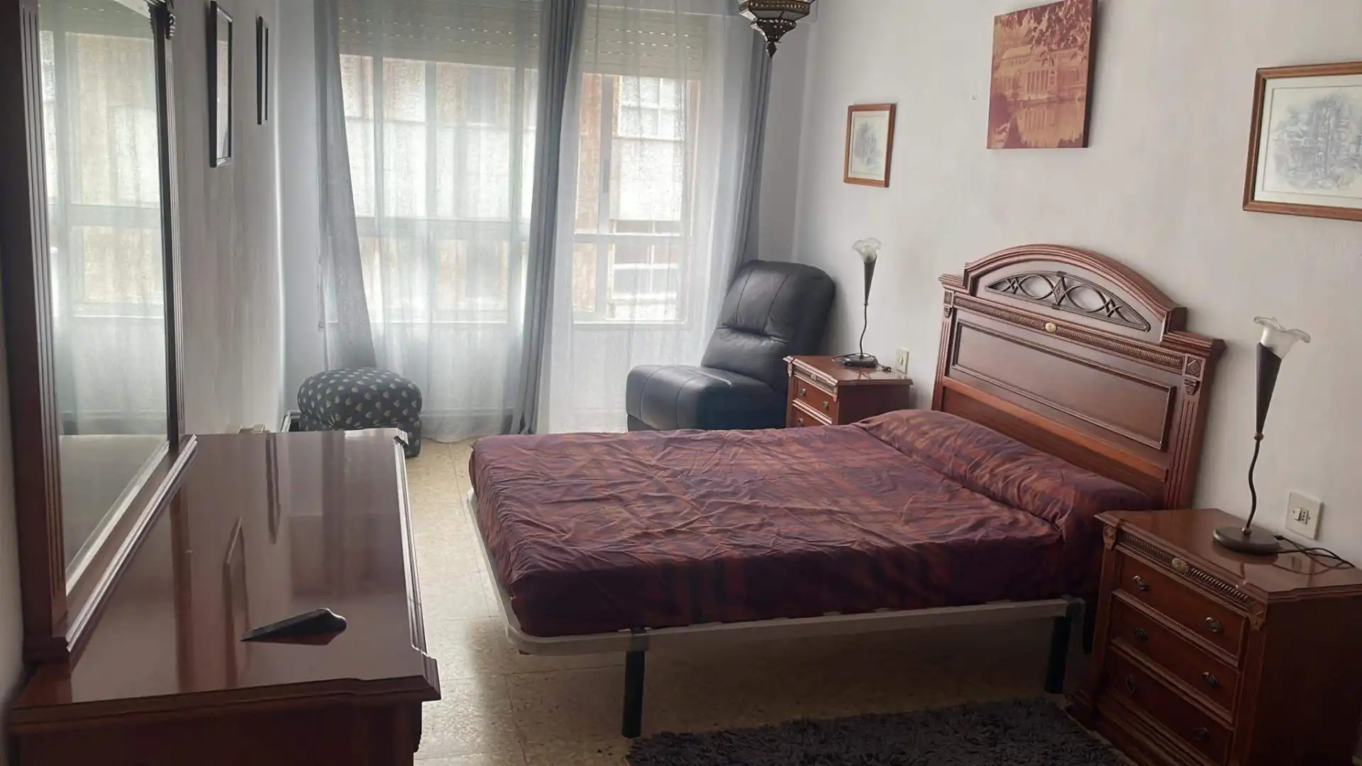 Dormitori de Pis de lloguer en Pontevedra Capital  amb Calefacció, Parquet i Terrassa