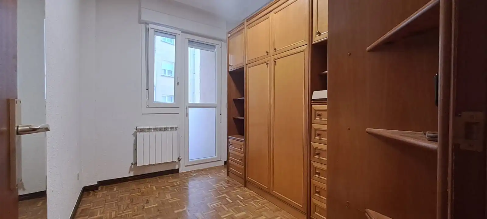 Dormitori de Pis en venda en Vitoria - Gasteiz amb Calefacció, Terrassa i Traster