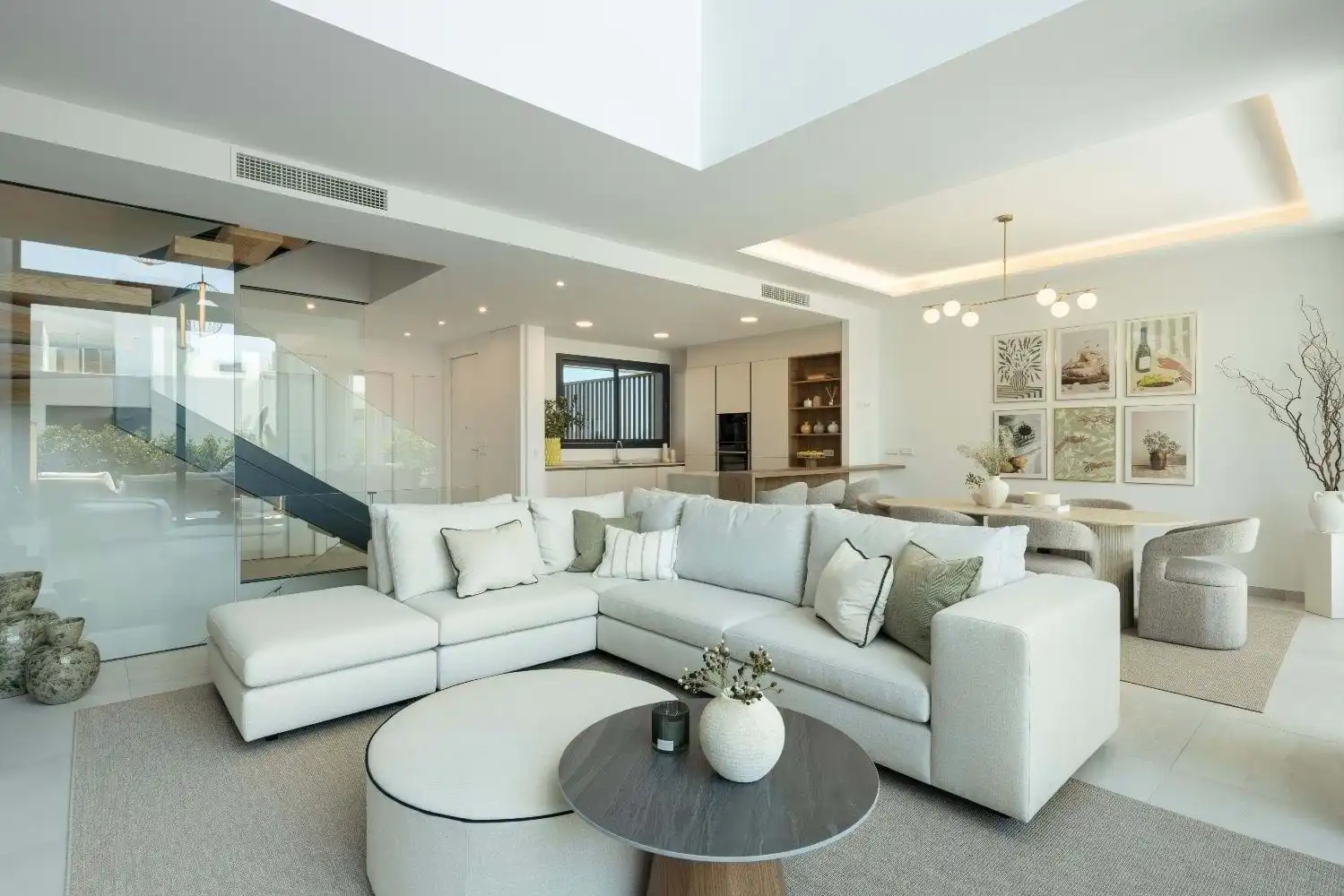 Living room of Detached homes for sale in Marbella  with Air Conditioner, Terrace and Swimming Pool