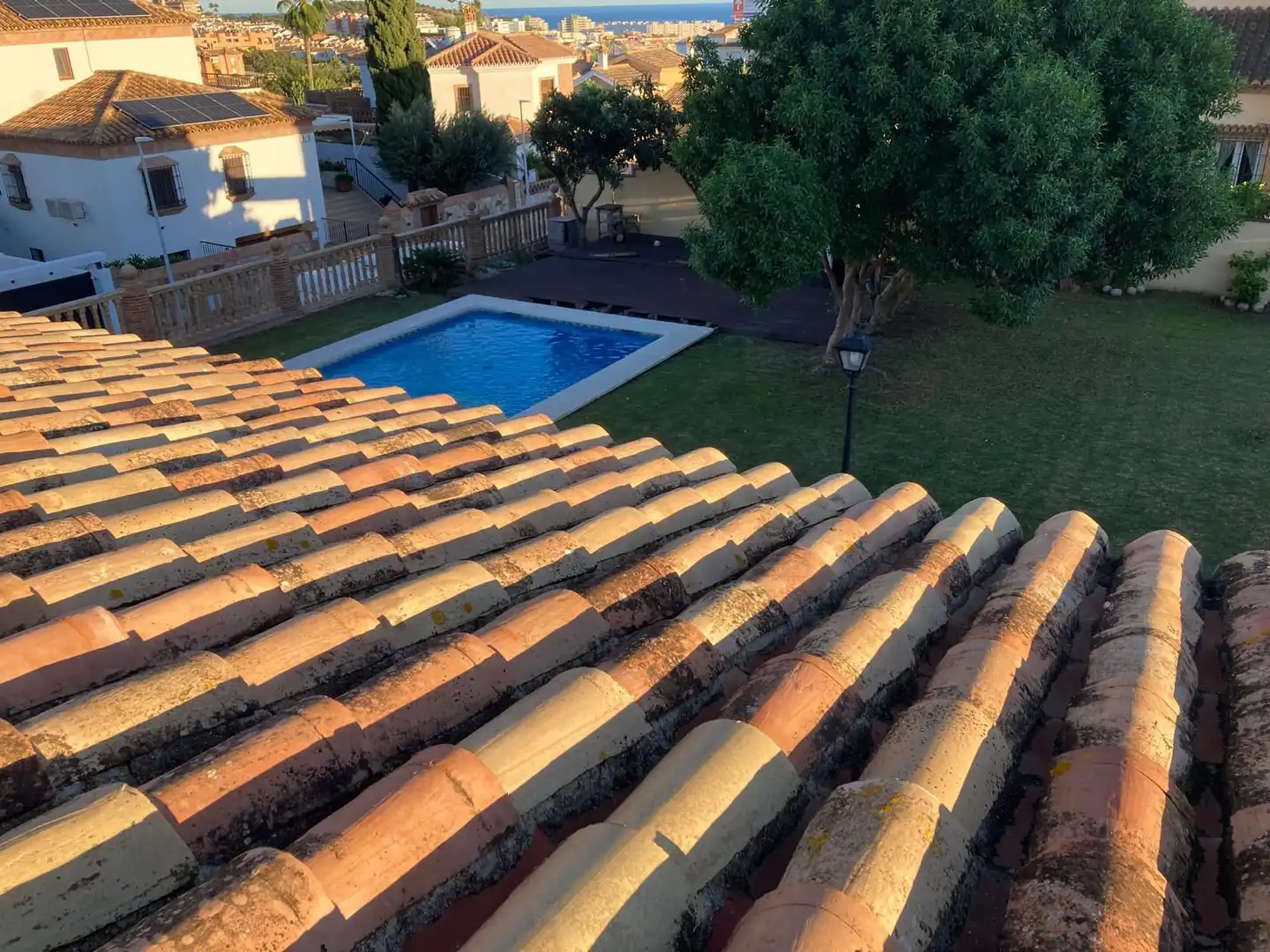 Piscina de Casa o chalet en venta en Fuengirola con Aire acondicionado, Jardín privado y Parquet