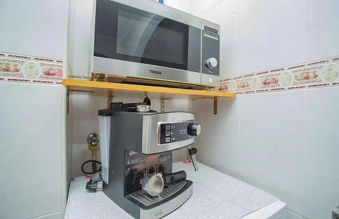 Cocina de Apartamento de alquiler en Torrevieja con Aire acondicionado, Amueblado y Internet
