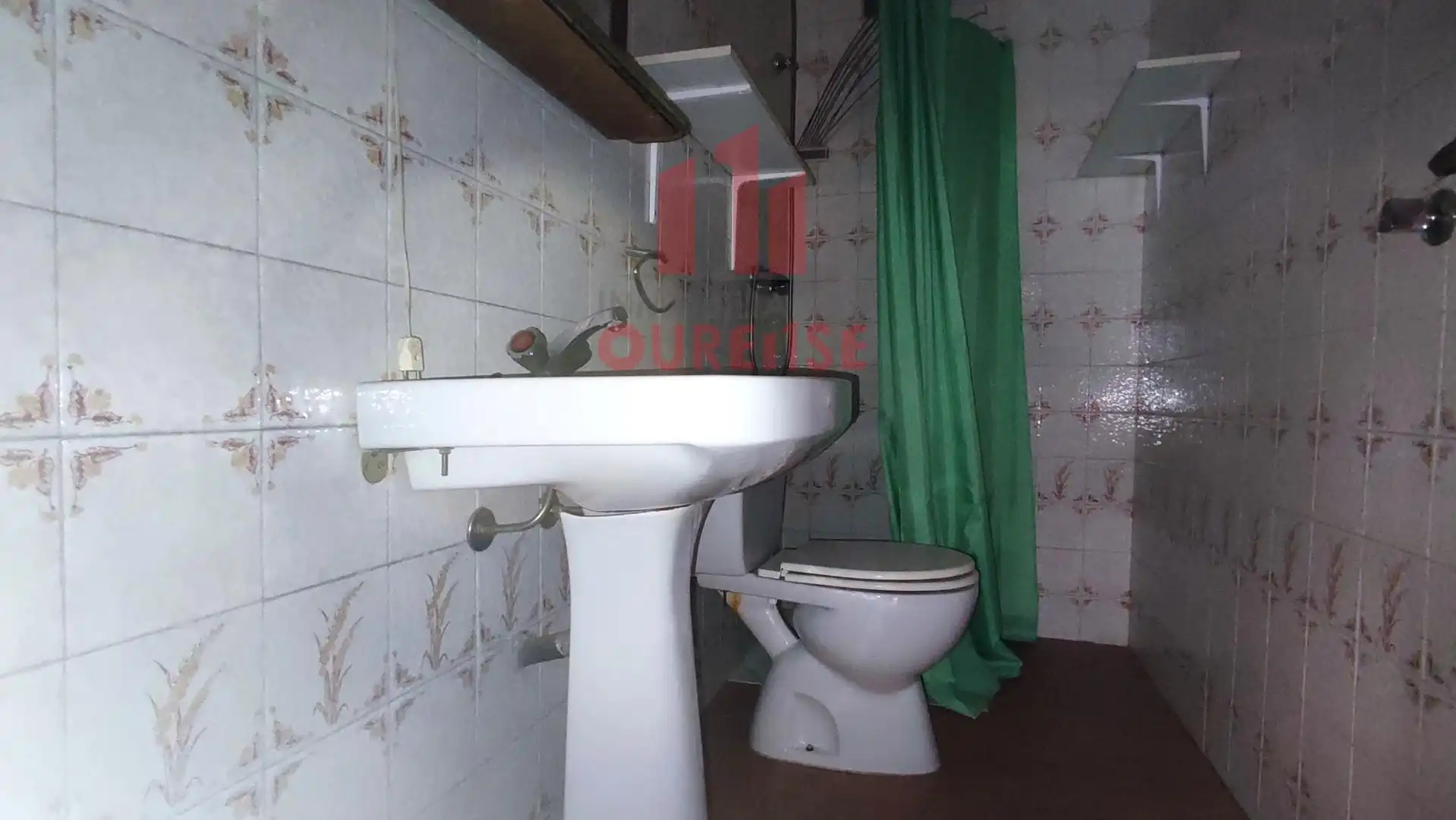 Baño de Piso en venta en Barbadás con Trastero y Amueblado