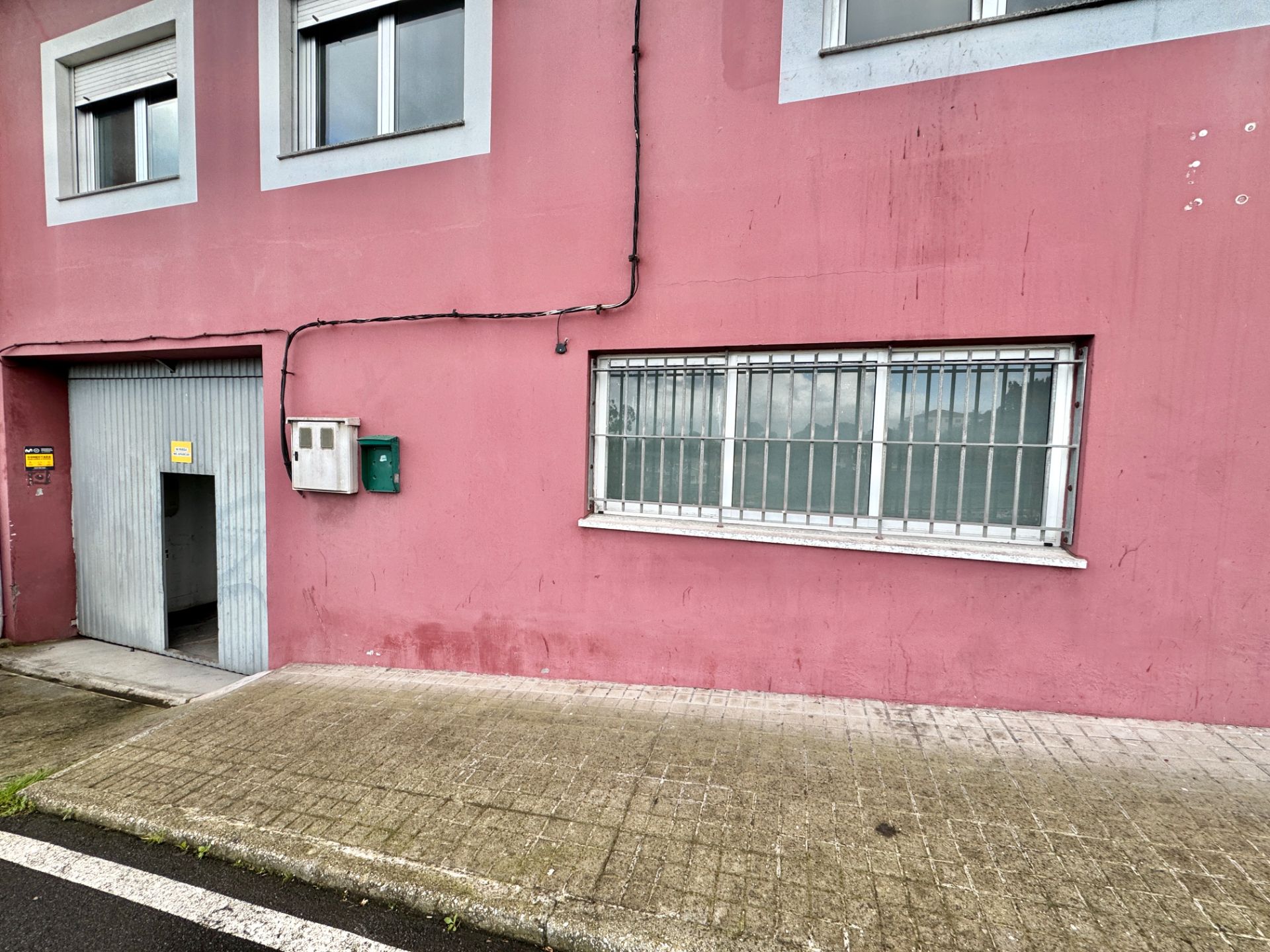 Vista exterior de Local de lloguer en Arteixo amb Calefacció