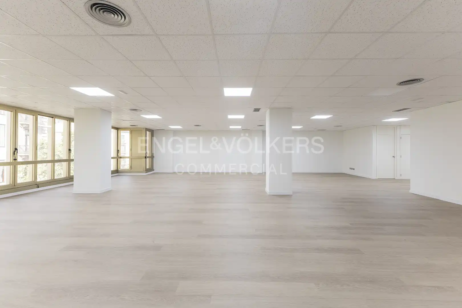 Office for rent in Barcelona  with Air Conditioner and Heating