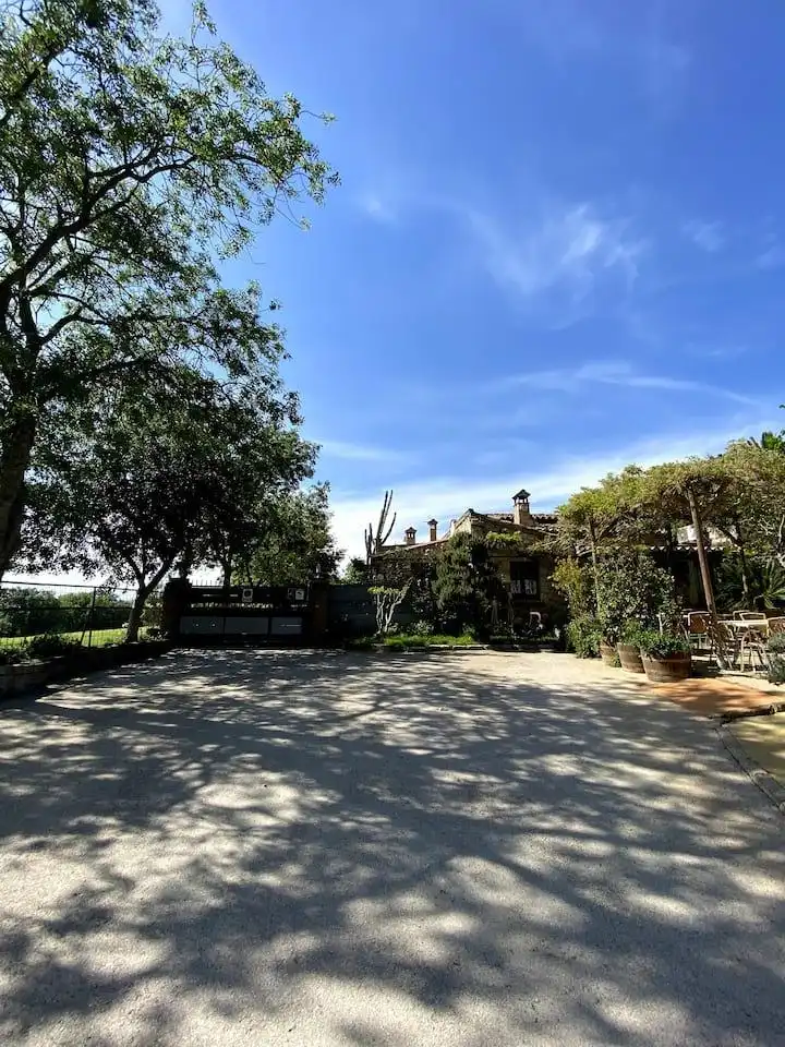 Exterior view of Commercial properties for sale in Peralada
