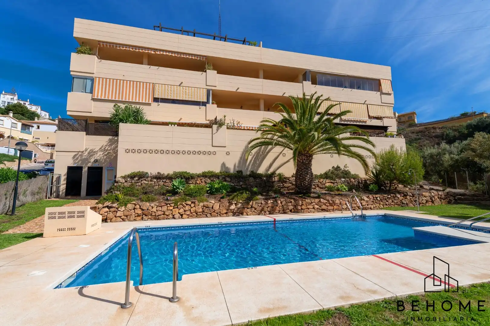 Piscina de Piso en venta en Rincón de la Victoria con Trastero y Piscina comunitaria