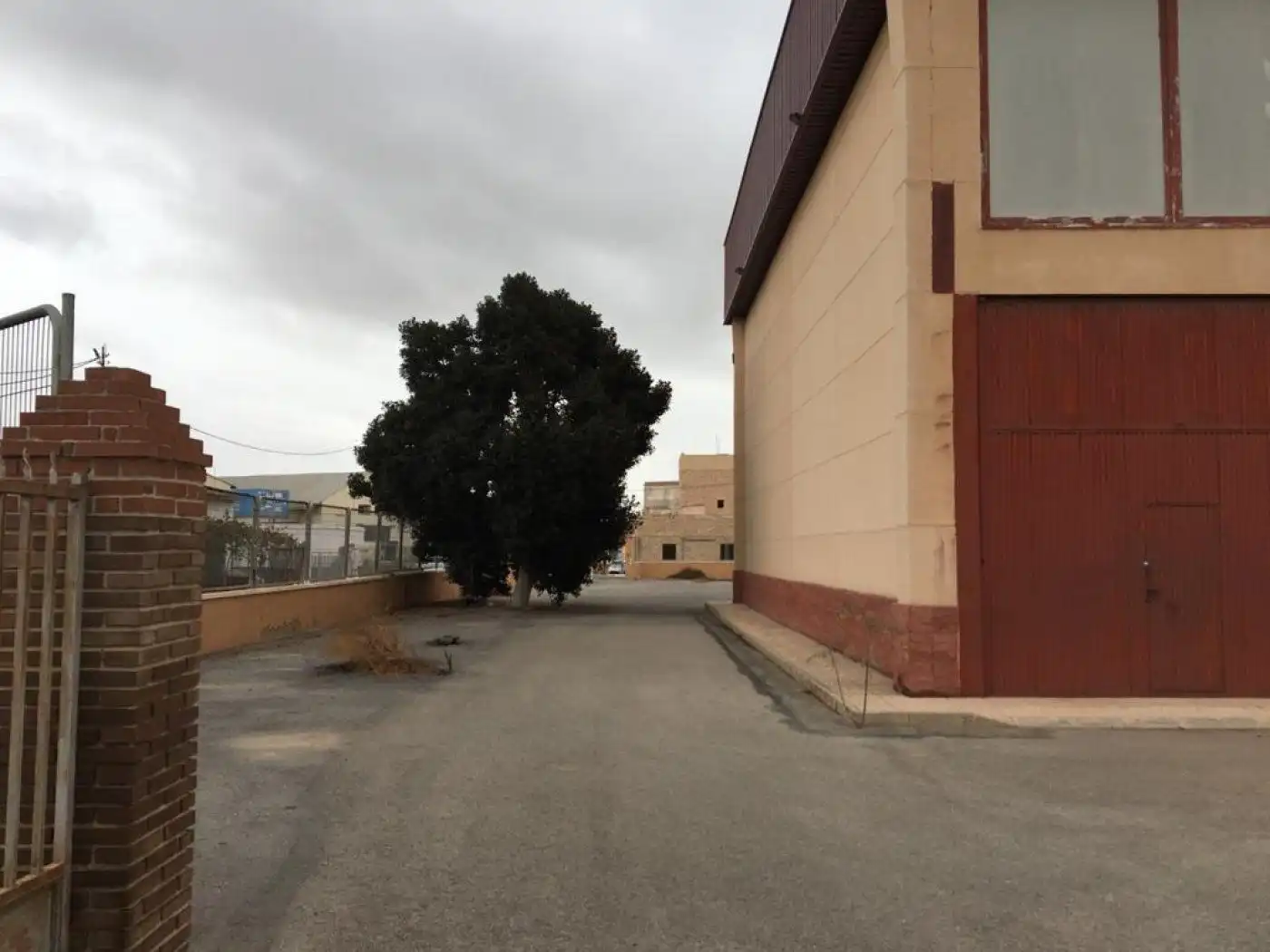 Vista exterior de Nau industrial en venda en Elche / Elx