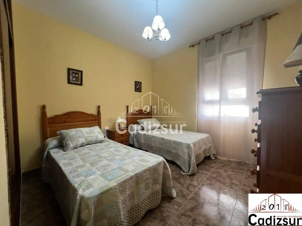 Habitación de Piso de alquiler en Cádiz con Terraza y Amueblado
