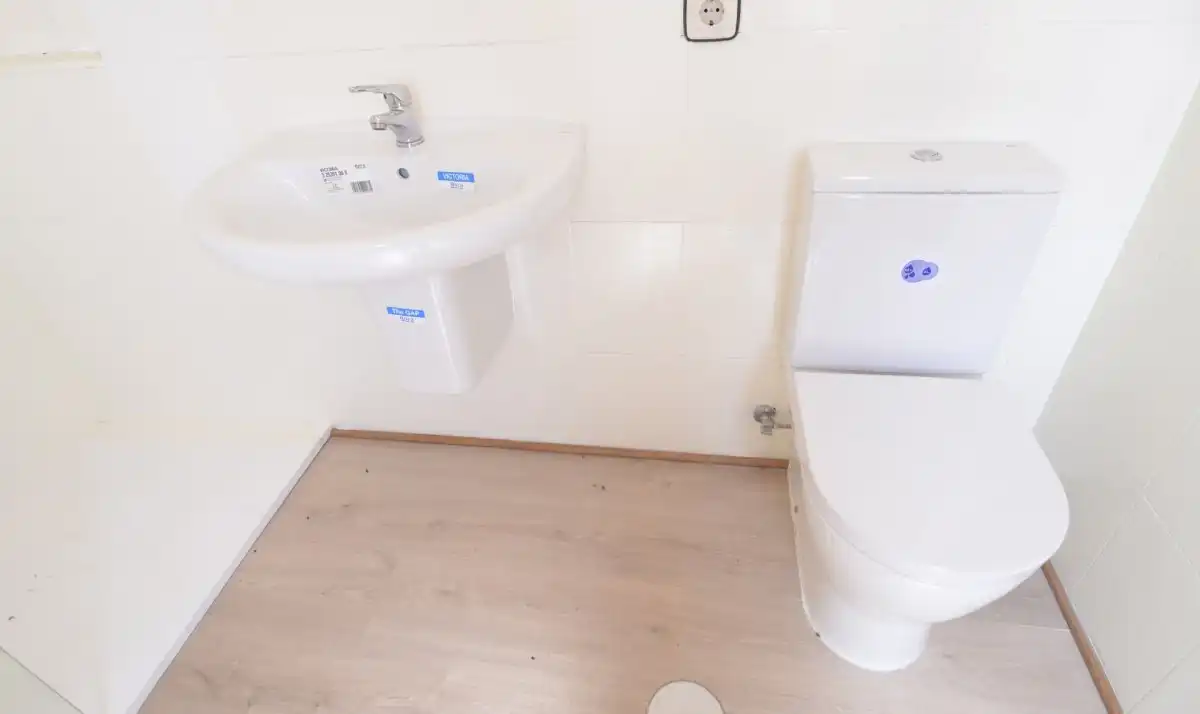 Bathroom of Houses for sale in Calvarrasa de Abajo  with Heating