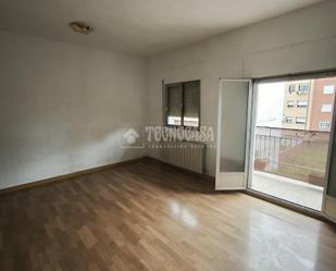 Living room of Flat for sale in  Madrid Capital  with Heating, Storage room and Balcony
