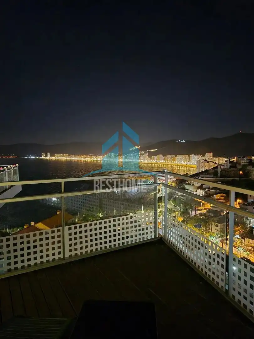 Villa con terrazza in vendita a El Faro