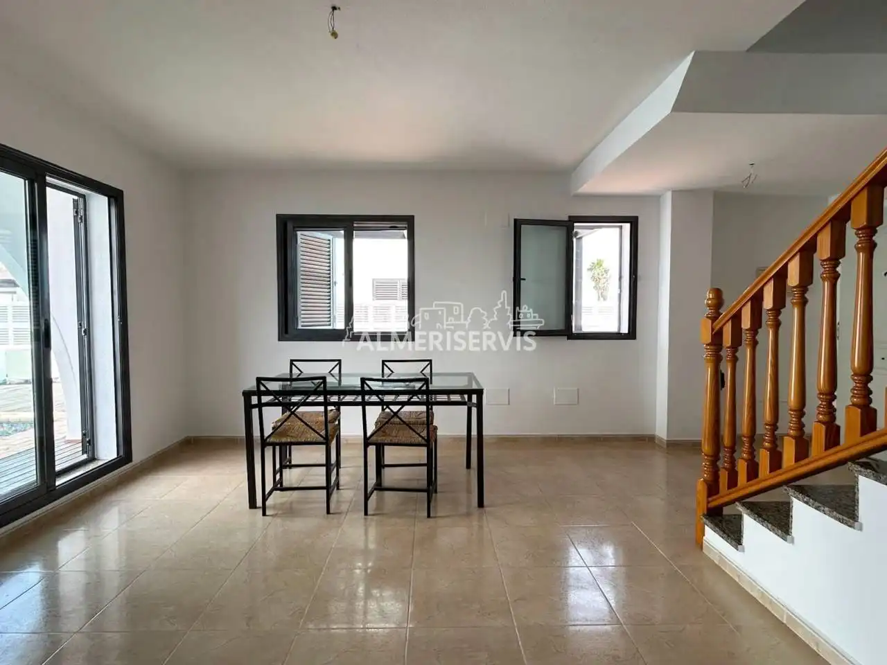 Vista exterior de Casa o xalet en venda en El Ejido amb Terrassa i Piscina