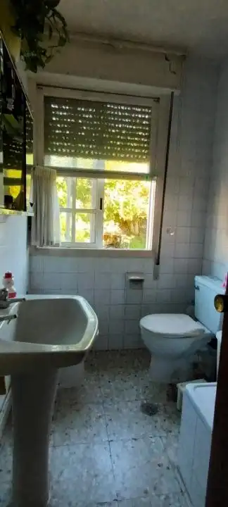 Bathroom of Flat for sale in Redondela  with Storage room and Balcony