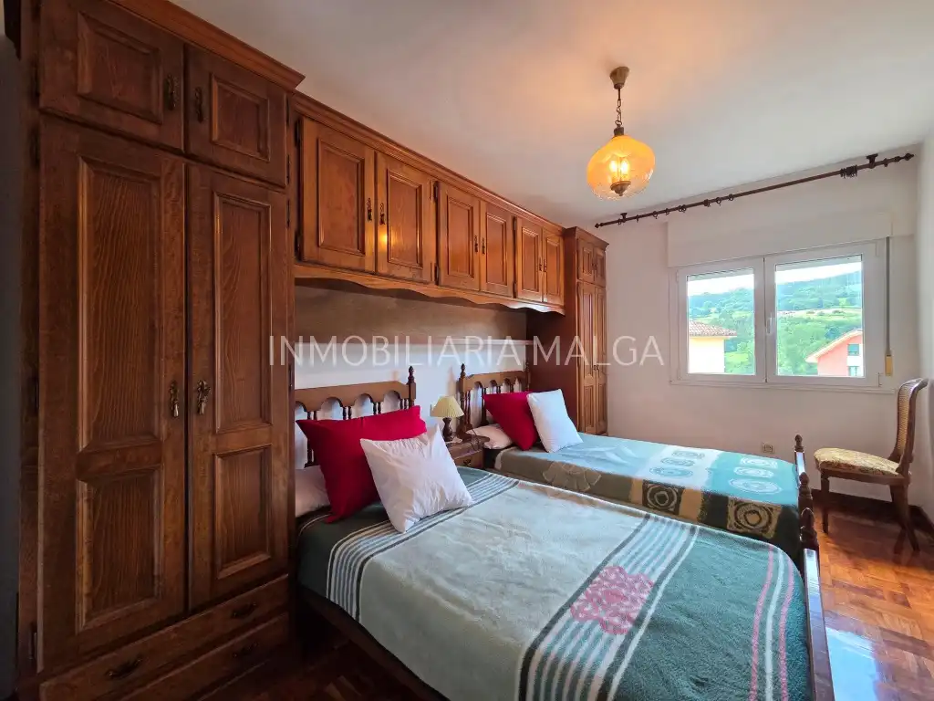 Habitación de Piso en venta en Colunga con Parquet y Amueblado