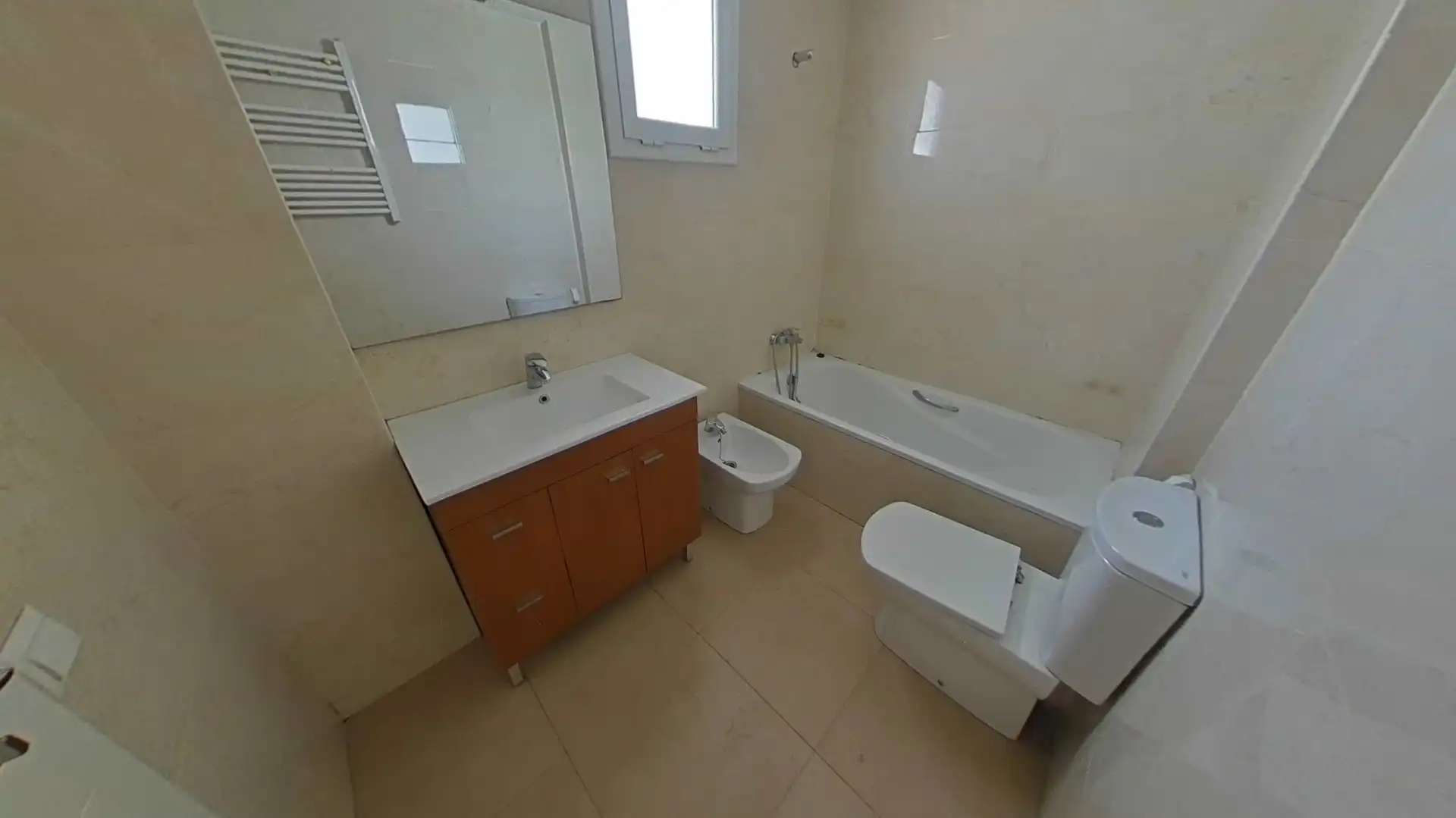 Baño de Piso en venta en Castelldefels con Aire acondicionado, Calefacción y Terraza