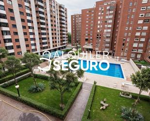 Swimming pool of Flat to rent in  Madrid Capital  with Air Conditioner, Heating and Swimming Pool