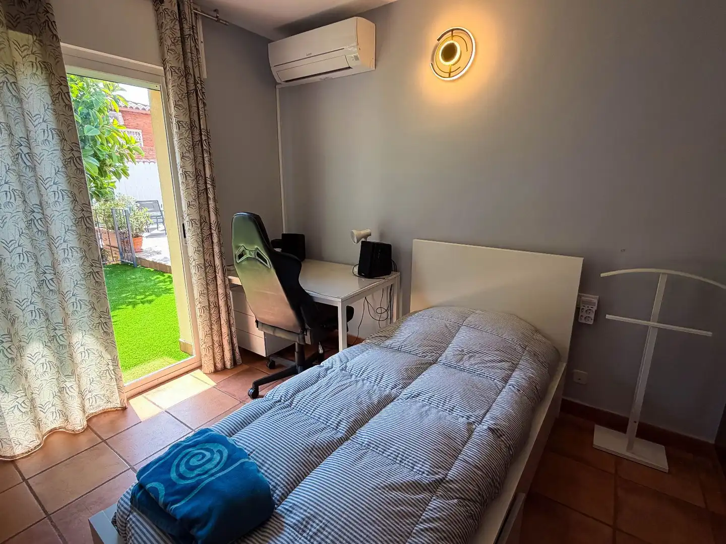 Bedroom of Houses for sale in Roda de Berà  with Air Conditioner, Heating and Terrace