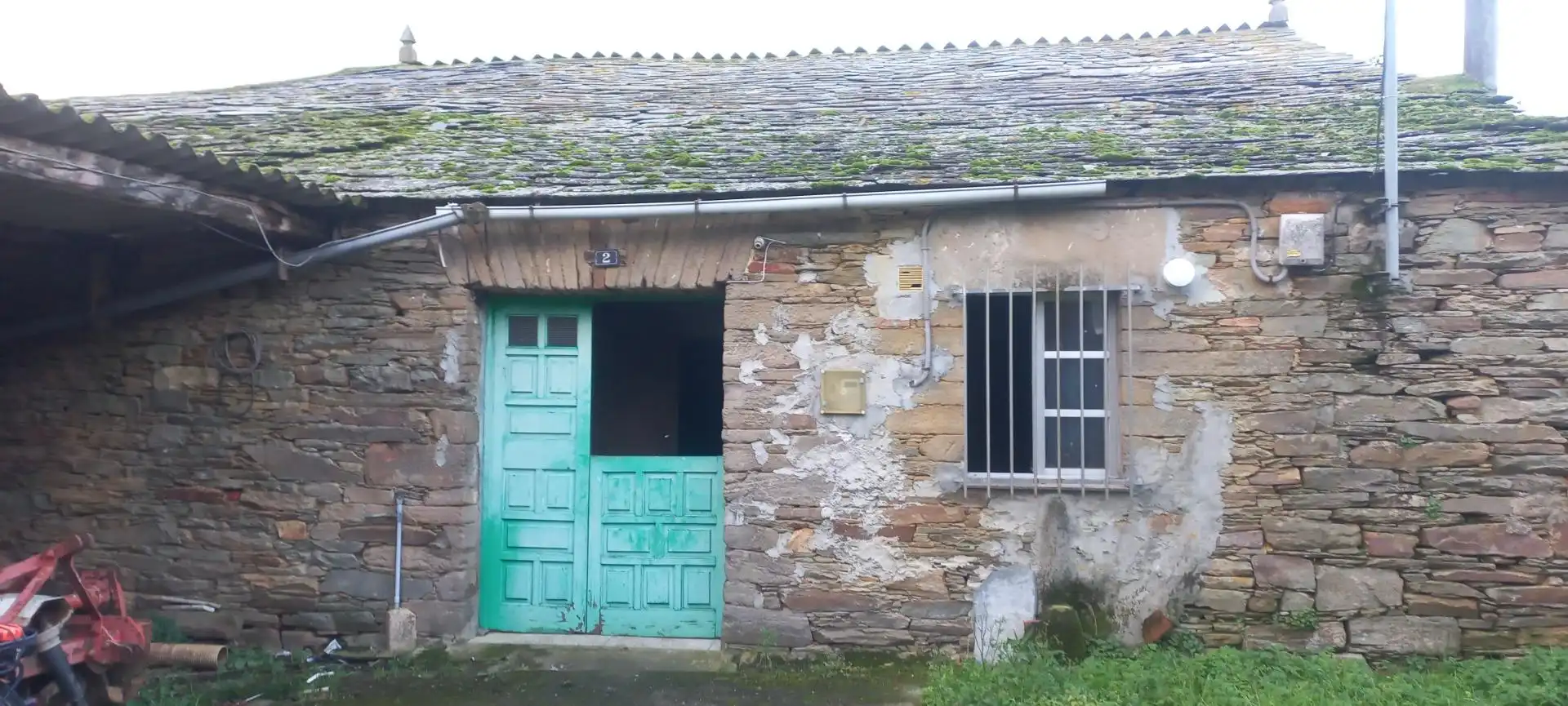 Vista exterior de Finca rústica en venda en Castro de Rei amb Jardí privat