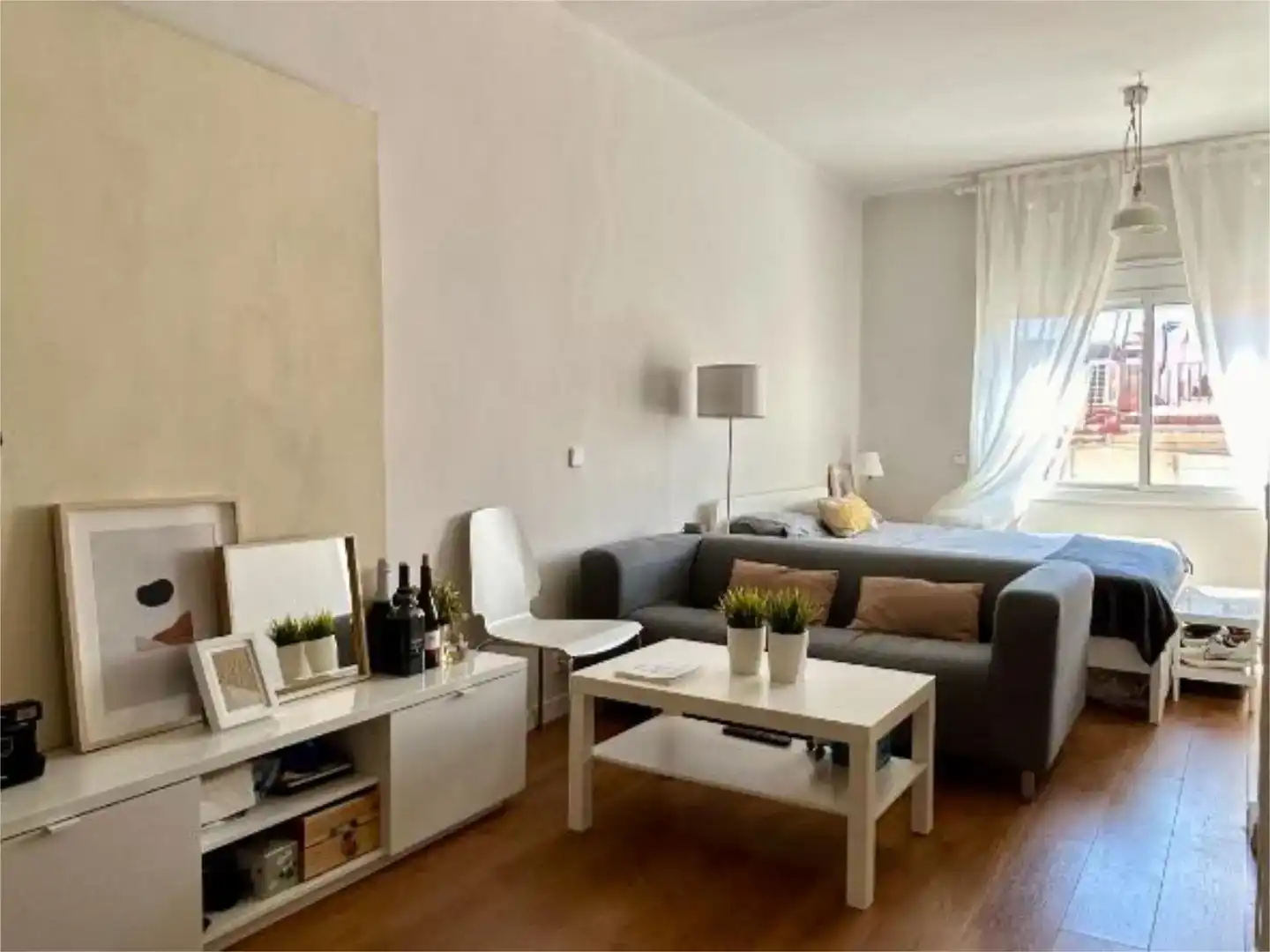 Sala d'estar de Estudi en venda en  Barcelona Capital amb Aire condicionat