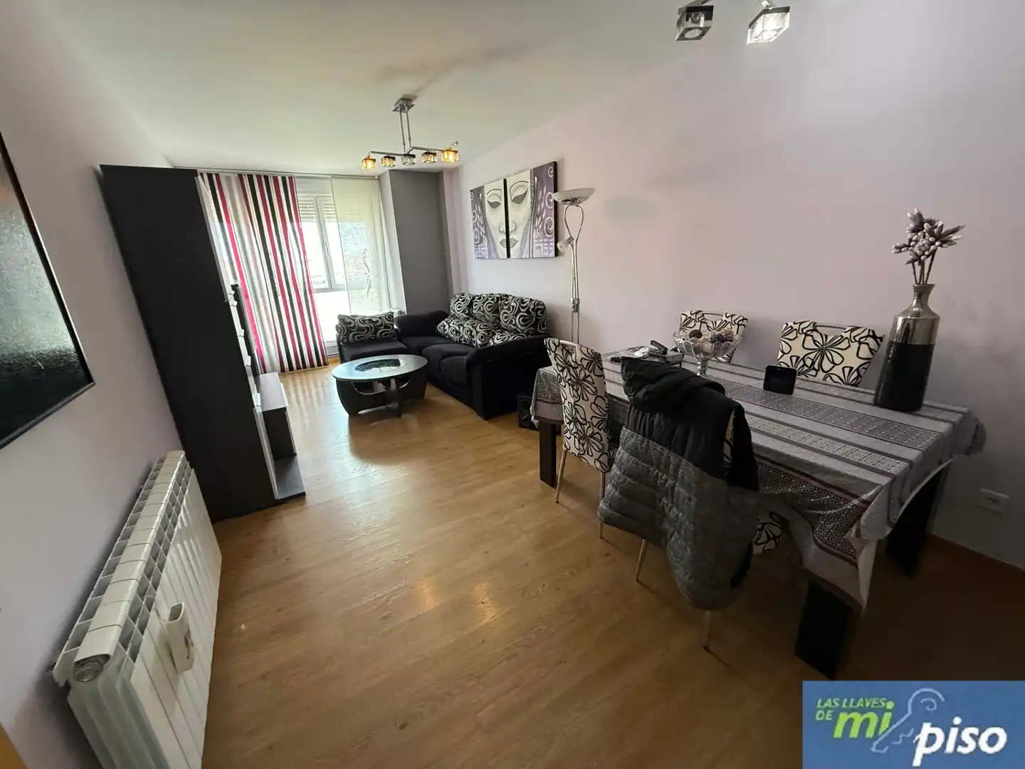 Sala d'estar de Pis en venda en Santovenia de Pisuerga amb Aire condicionat, Calefacció i Parquet