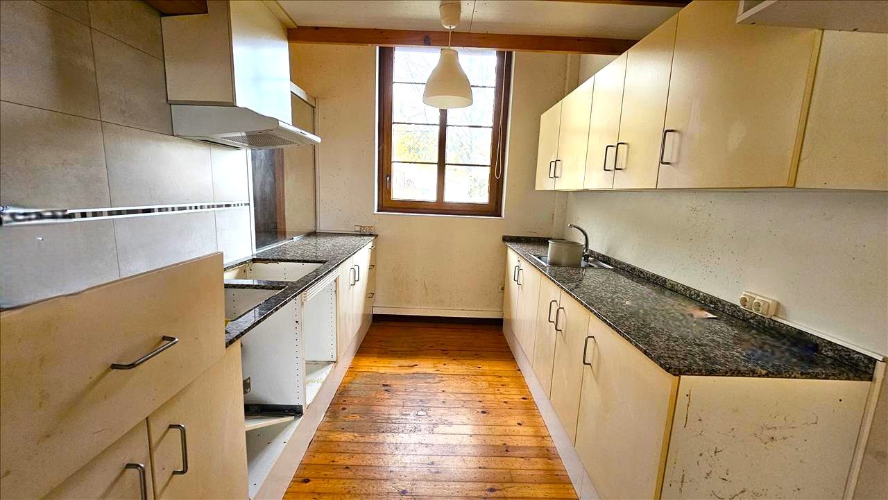 Cuina de Casa adosada en venda en Arteixo amb Jardí privat i Parquet