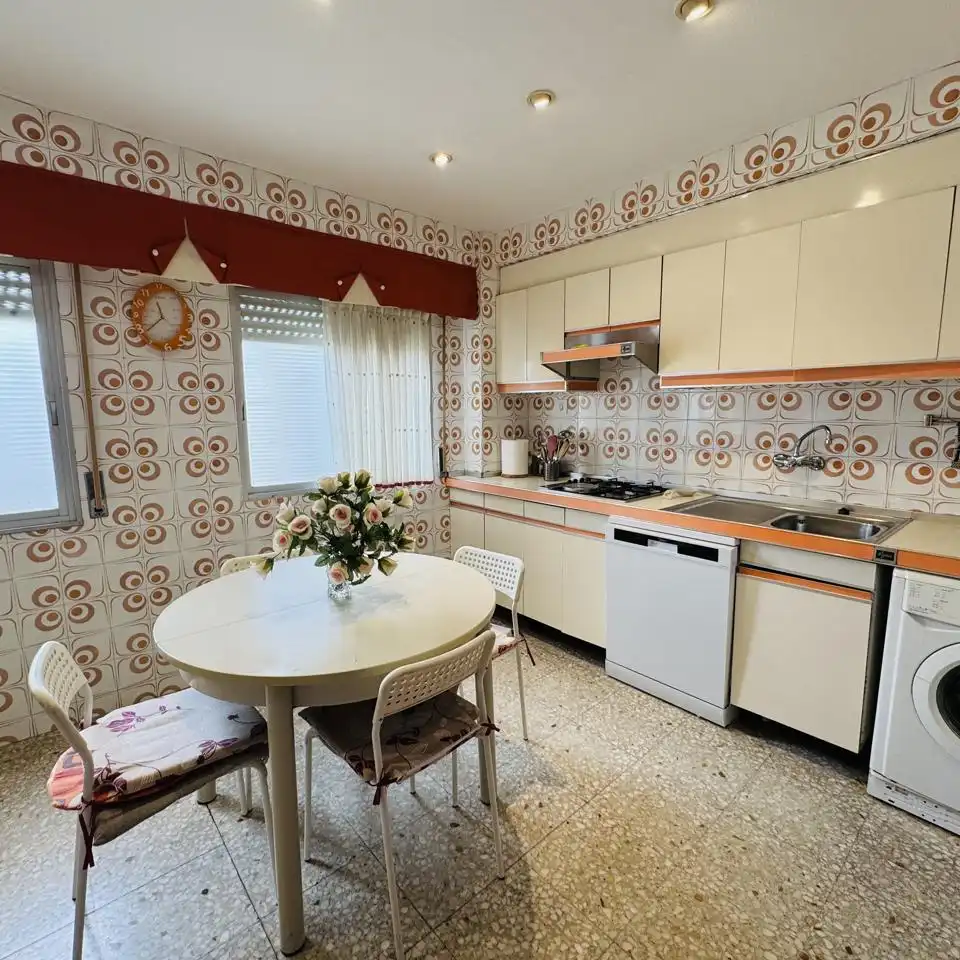 Flat for sale in De Cesáreo Alierta, La Granja