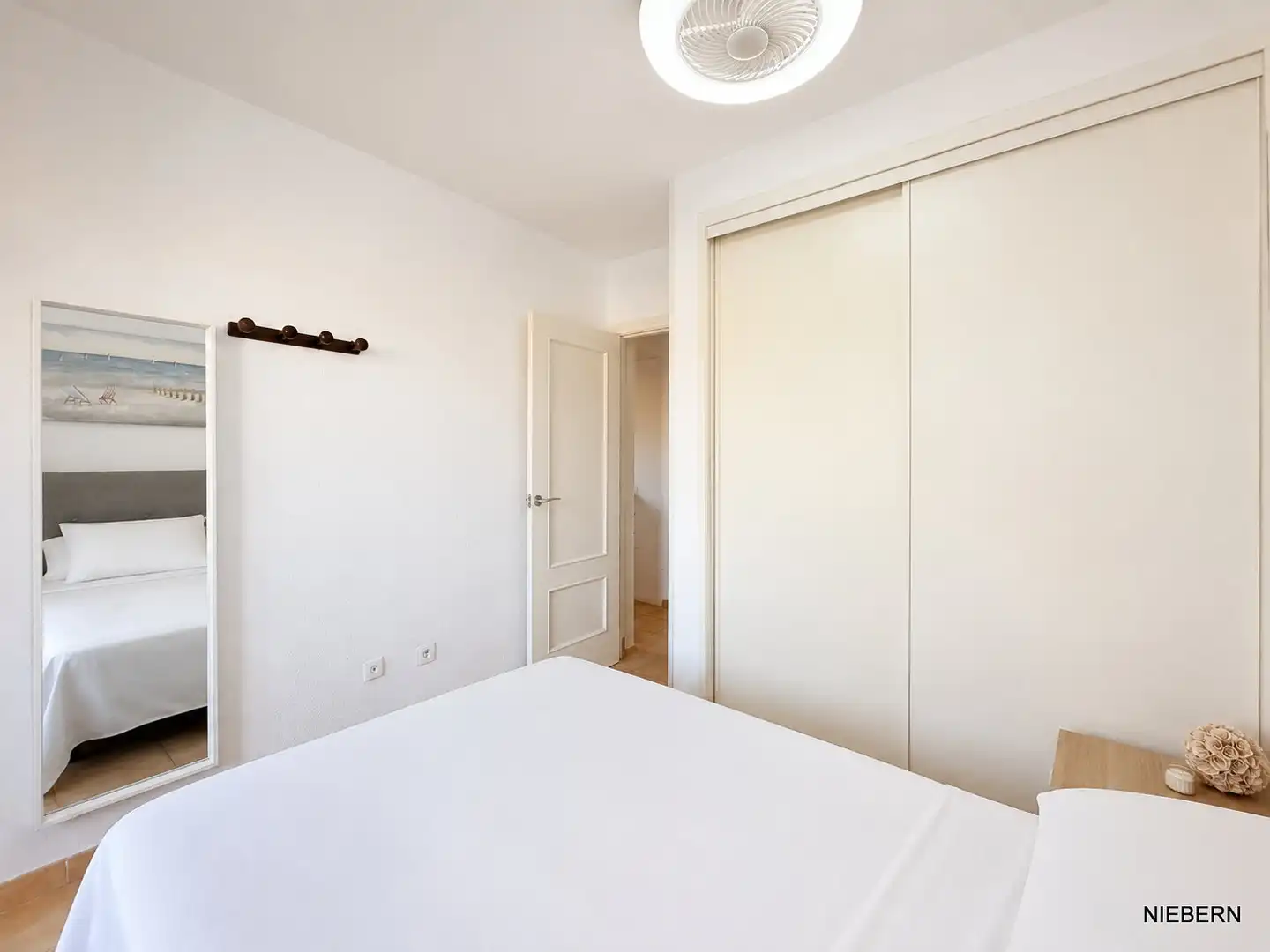 Dormitori de Pis en venda en La Manga del Mar Menor amb Moblat, Balcó i Piscina comunitària