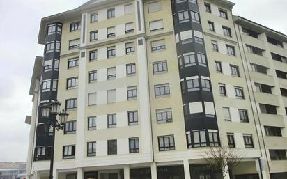 Vista exterior de Apartament en venda en Oviedo  amb Balcó