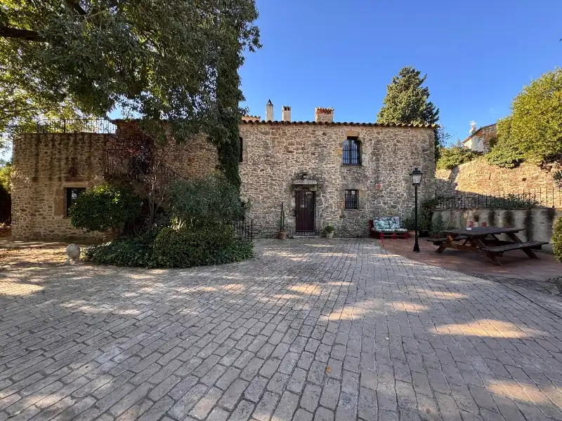 Vista exterior de Finca rústica en venta en Ullastret con Aire acondicionado, Calefacción y Jardín privado