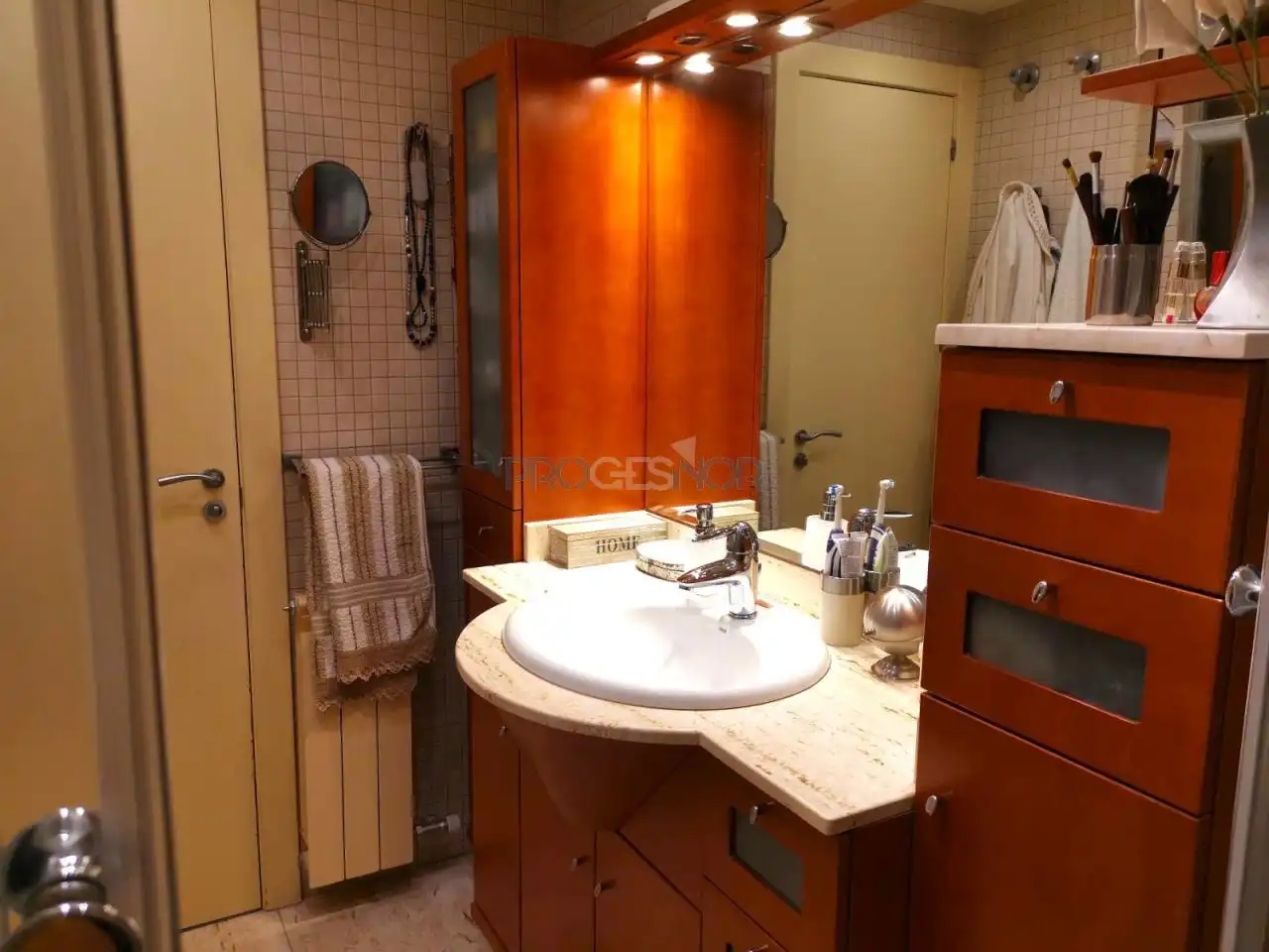 Baño de Piso en venta en León Capital  con Calefacción, Trastero y Balcón