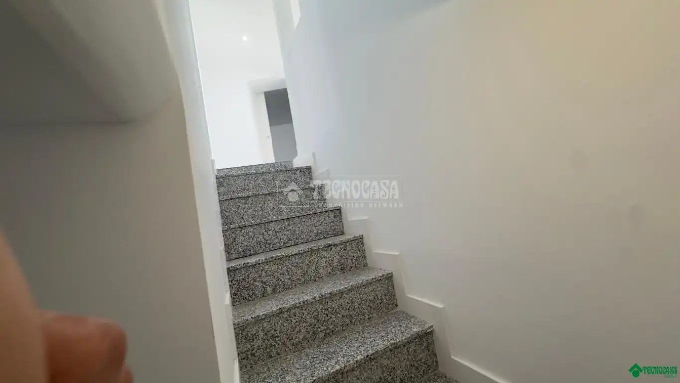 Casa adosada en venta en Villarrubio con Calefacción, Amueblado y Alarma