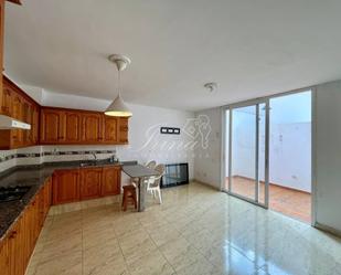 Kitchen of Flat for sale in Tazacorte  with Terrace