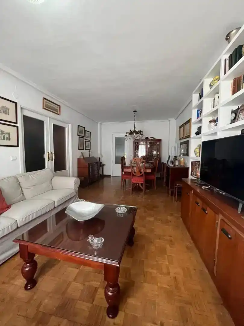 Sala d'estar de Pis en venda en Navalmoral de la Mata amb Aire condicionat i Balcó