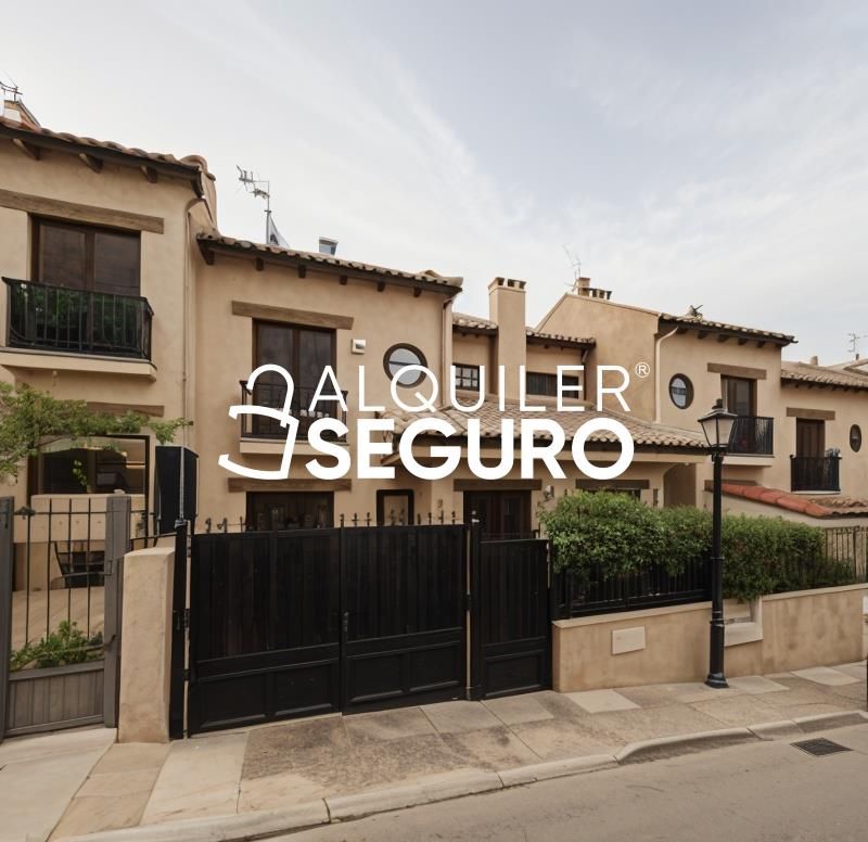 Exterior view of House or chalet to rent in Belmonte de Tajo  with Air Conditioner, Heating and Furnished