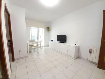 Piso con balcón en venta en Zona alta